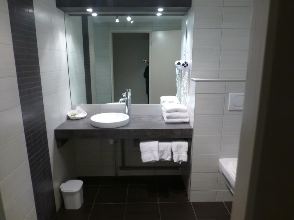 Logis Le Bourguignon Hotel Bèze Екстериор снимка